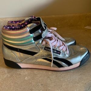 Redbox Freestyle High tops size 8.5